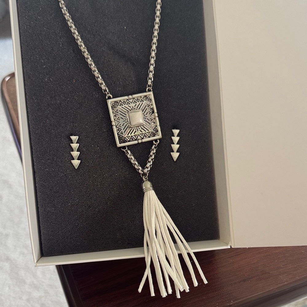 Silver and White Geometric Necklace Set